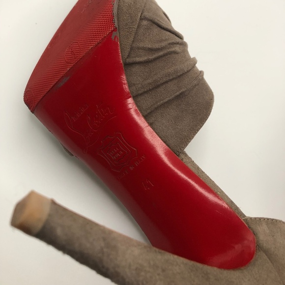 Louboutin grayish tan suede d’Orsay pumps - Picture 2 of 3